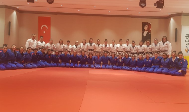 Ümit Kadın Judo Milli Takımı Antalya'da